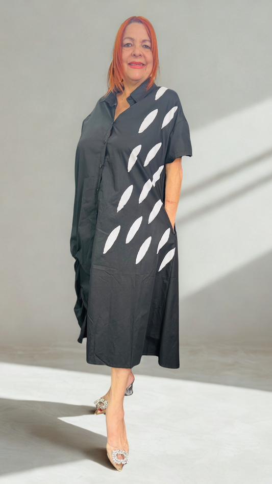 One-Size Black Summer Ensemble with White Accents